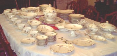 Photo of the complete set Haviland Cleveland for Rice & Burnett red mark under each item written in French